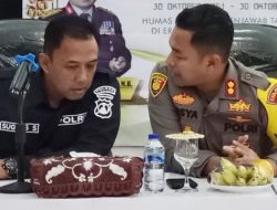 Pria Sedang Tidur dengan Istri Kaget Rumahnya Dilempar Petasan