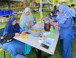 Puluhan Istri Karyawan PE-POMI Dilatih Bikin Eco-Enzyme