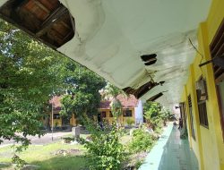 Atap Kelas SDN Kandangjati Kulon II Nyaris Ambruk