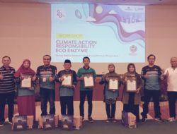 Paiton Energy-POMI Latih Masyarakat Sulap Sampah Sayuran Jadi Cairan Pembersih Serba Guna