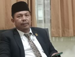 Lukman Bandingkan Pantai Bentar Probolinggo dengan Utama Raya Situbondo