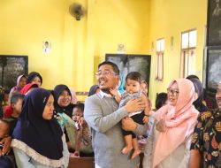 Gus Sadad Bagikan Susu dan Telor, 46 % Anak di Pasuruan Kena Stunting