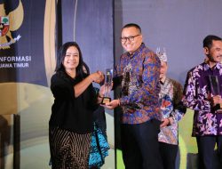 Pemkot Probolinggo Dianugerahi Badan Publik Informatif Terbaik