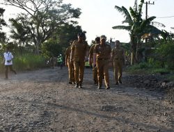 Pj Bupati Bondowoso Tinjau Perbaikan Jalan Wonosari-Patemon