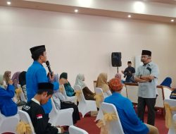 Mahasiswa Tanya Cara Masuk Parpol kepada Anwar Sadad di Nurul Jadid