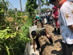 Tak Mau Pengerjaan Asal-asalan, Pj Bupati Bondowoso Tinjau Pembangunan Drainase