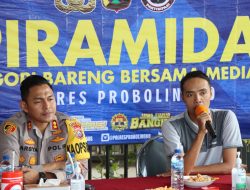 Puluhan Wartawan-Polres Probolinggo Mengheningkan Cipta untuk Korban Tragedi Kanjuruhan