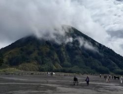 Bromo Ditutup 4 Hari bagi Wisatawan, Kenapa?
