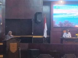 Enam Fraksi DPRD Kabupaten Probolinggo Sampaikan Pandangan Umum dalam Rapat Paripurna