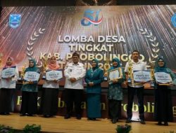 Plt Bupati Serahkan Hadiah Pemenang Lomba Desa