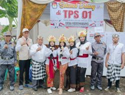 Kreatif, TPS Kebonagung Bernuansa Bali, Ratusan Warga Berbondong-bondong Mencoblos