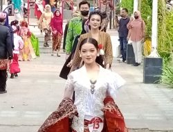 Batik dan Aksesoris Perjuangan Meriahkan Fashion Show Merah Putih Kabupaten Probolinggo