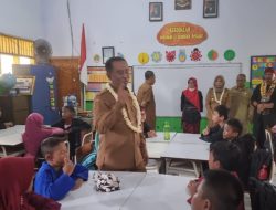 Temui Murid SD, Sekda Ugas Ajari Jadi Orang Sukses