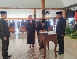 Pesan Pj Bupati Ugas kepada 14 Pejabat Eselon III yang Dilantik