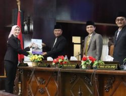 DPRD Bacakan Pandangan Umum 2 Raperda Inisiatif Bupati Probolinggo