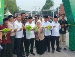 Bupati Probolinggo Buka Bazar Takjil Perdana di Gelora Merdeka Kraksaan