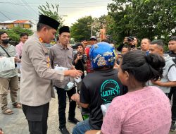 Polres Probolinggo-Wartawan Berbagi Takjil dan Sosialiasi Mudik Aman