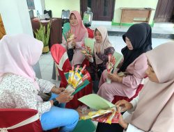 Warga Kedunggaleng Antusias Ikuti Pelatihan Produk Kreatif Bucket Snack dan Hantaran