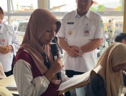 Calon Siswa Sekolah Rakyat Bacakan Puisi untuk Mensos