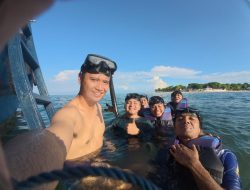 Ini Keseruan Main Air di Pulau Gili Ketapang