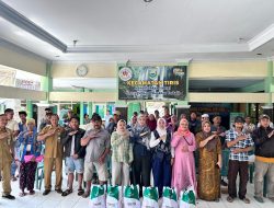 Dini Rahmania Serahkan Bantuan untuk Korban Gempa di Probolinggo