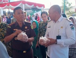 Gelar Pasar Murah, Kantor Kejari Kota Malang Diserbu Warga