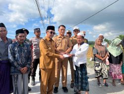 Bupati Pamekasan Apresiasi Gotong Royong Warga, Jalan Swadaya di Waru Mulai Bisa Dilalui