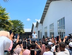 Kepulangan H. Her dari Panggilan KPK Disambut Ribuan Petani dan Ulama