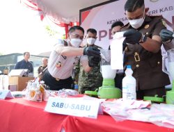 Perang Total Narkotika! Kalapas Malang Ikut Musnahkan Ratusan Ribu Barang Haram