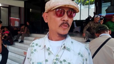 Beri Kenyamanan Masyarakat, Dishub Kota Malang Rutin Bersihkan Halte Tiap Senin