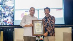 Cegah Terorisme dan Radikalisme Bersama Densus 88, Wali Kota Surabaya Terima Penghargaan dari Kapolri