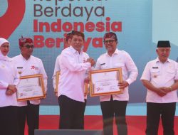 Bupati Probolinggo Raih Penghargaan Pembina Andalan Koperasi Jawa Timur