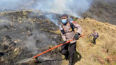 Polres Probolinggo Intensifkan Penanganan Karhutla di Lereng Gunung Bromo