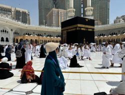Ketika Manusia Berusaha Menutup Rezekimu