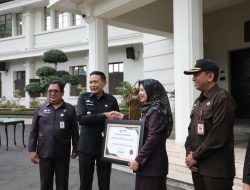 Dispendukcapil Kota Malang Raih WBBM, Wali Kota Wahyu Dorong Peningkatan Kualitas Layanan Publik