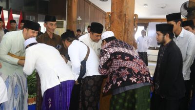 Bupati Haris Sambut Masyayikh Lirboyo dan Himasal Probolinggo