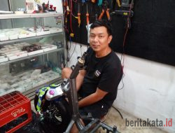 Cerita Rendy Nekat Buka Bengkel Khusus Sepeda Motor Listrik di Kota Malang