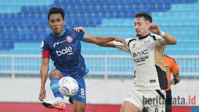 Arema FC Menang Telak 4-0 Atas Dewa United, Momentum Angkat Kepercayaan Diri Pemain
